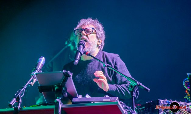 Iván Ferreiro presenta «Trinchera pop» en el Wizink Center.